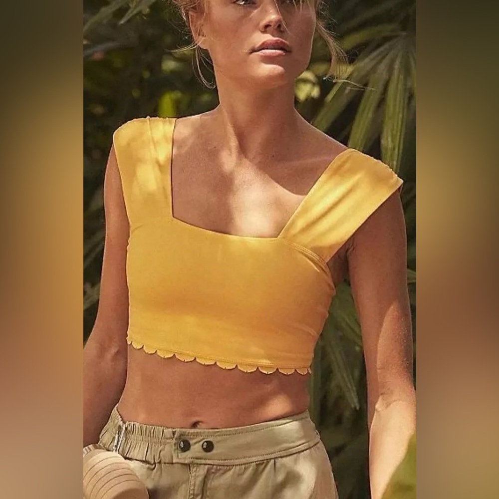 NWOT Free People Mvmt Suns Out Scalloped Cropped Cami Mango Sz S